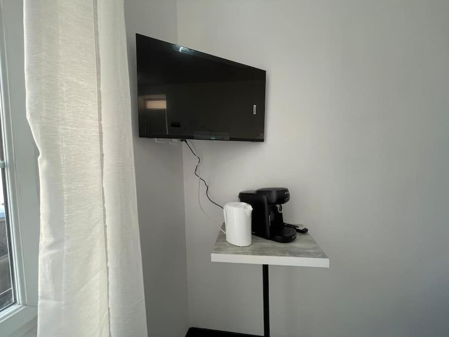 Studio A2 18M2 Cosy 5Minutes Gare Parking Gratuit Rue De La Mure Roanne Bagian luar foto