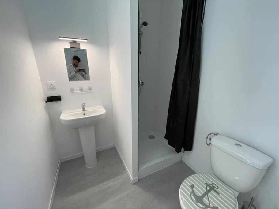 Studio A2 18M2 Cosy 5Minutes Gare Parking Gratuit Rue De La Mure Roanne Bagian luar foto